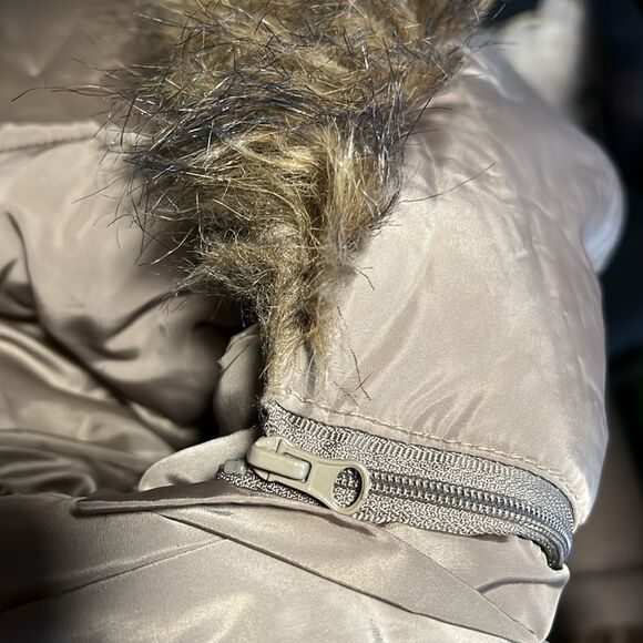 Miss London- black Label- winter jacket size L.  the hat is removable - Picture 10 of 10